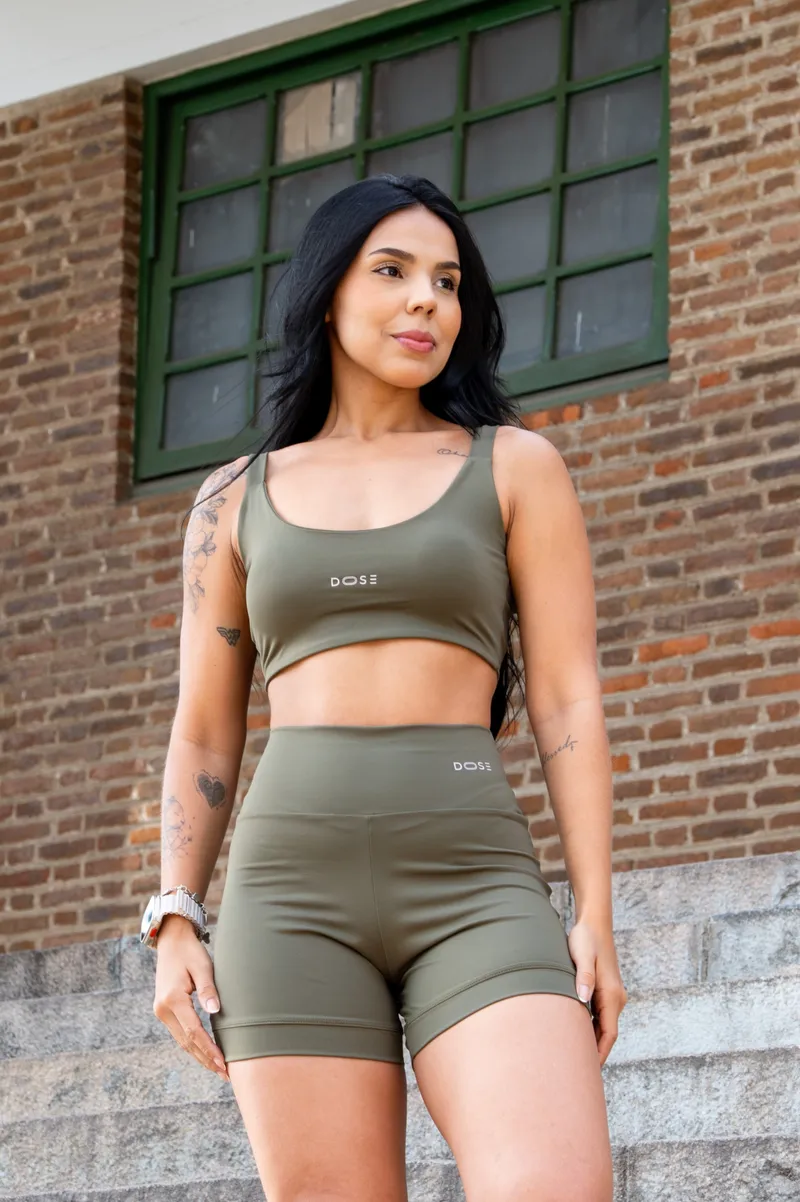 Conjunto Costas Cruzadas na cor Verde Oliva